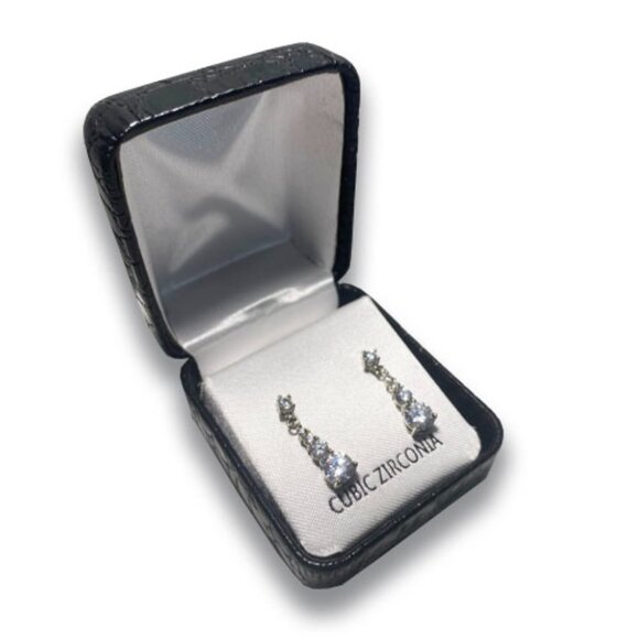 Tear Drop Stud Earrings Cubic Zirconia - Picture 1 of 3